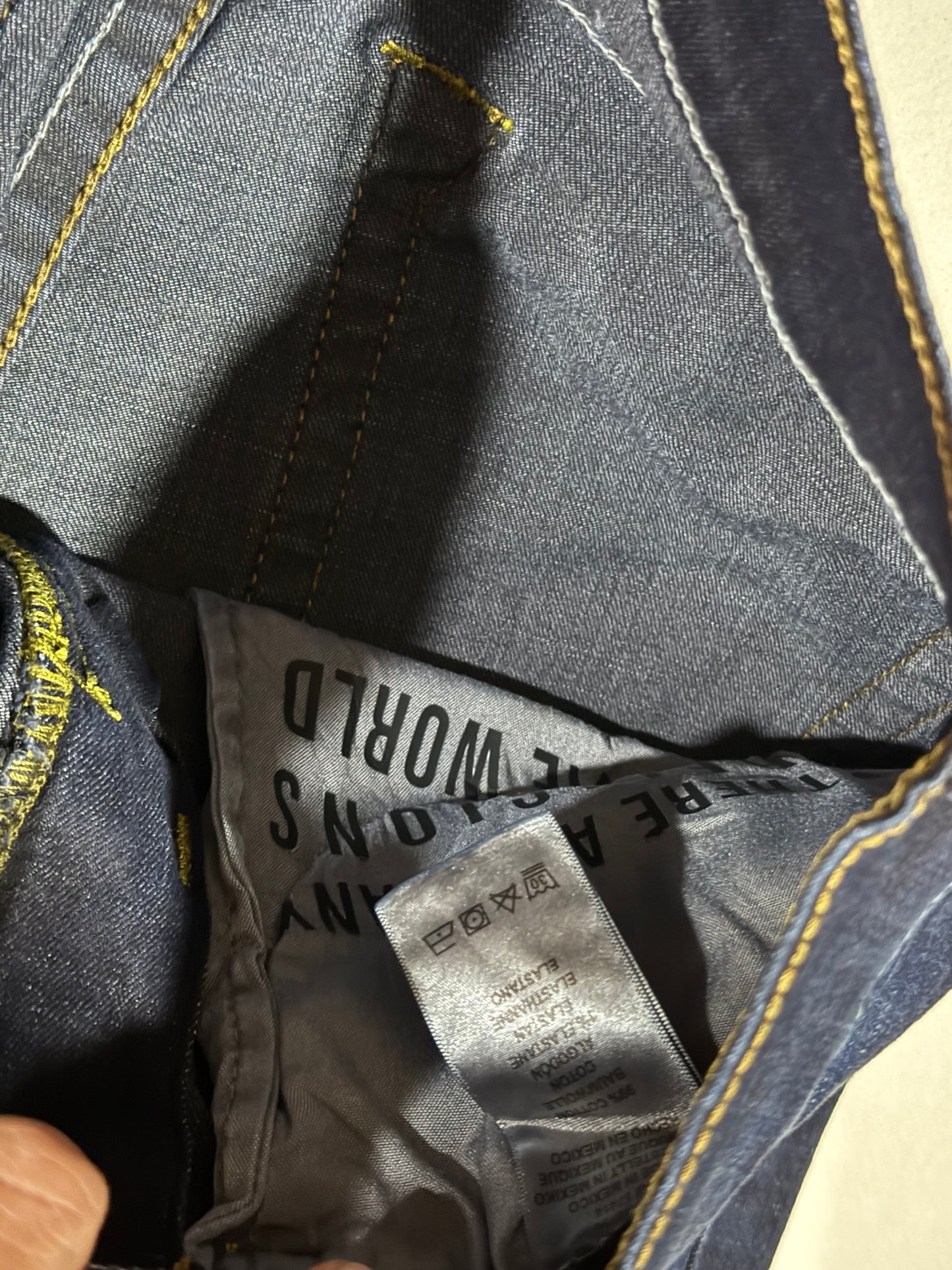 TRUE RELIGION "RICKY"