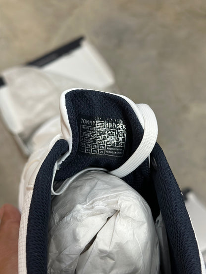 Tommy Essential leather