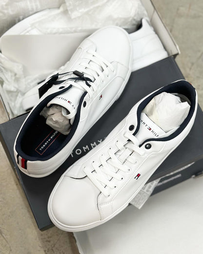 Tommy Essential leather