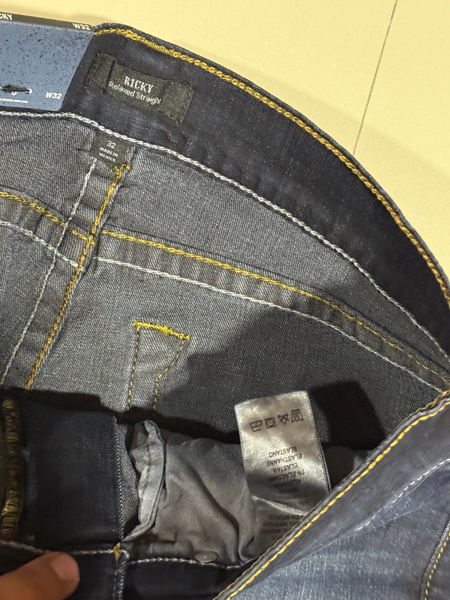 TRUE RELIGION "RICKY"