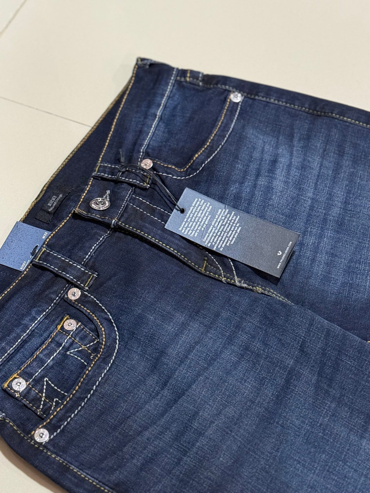 TRUE RELIGION "RICKY"